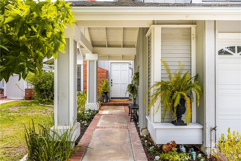 10 Brookstone Avenue Irvine, CA 92604 - Photo 5 of 67