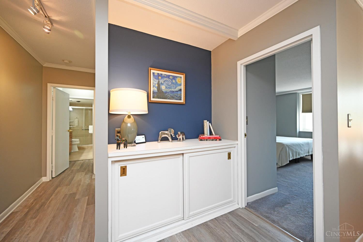 2444 Madison Road, Unit 202A Cincinnati, OH 45208 - Photo 20 of 41