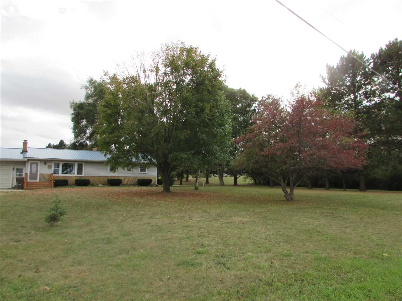 7090 East Pleasant Valley Road Shepherd, MI 48883 - Photo 3 of 18 1839234-2.JPG