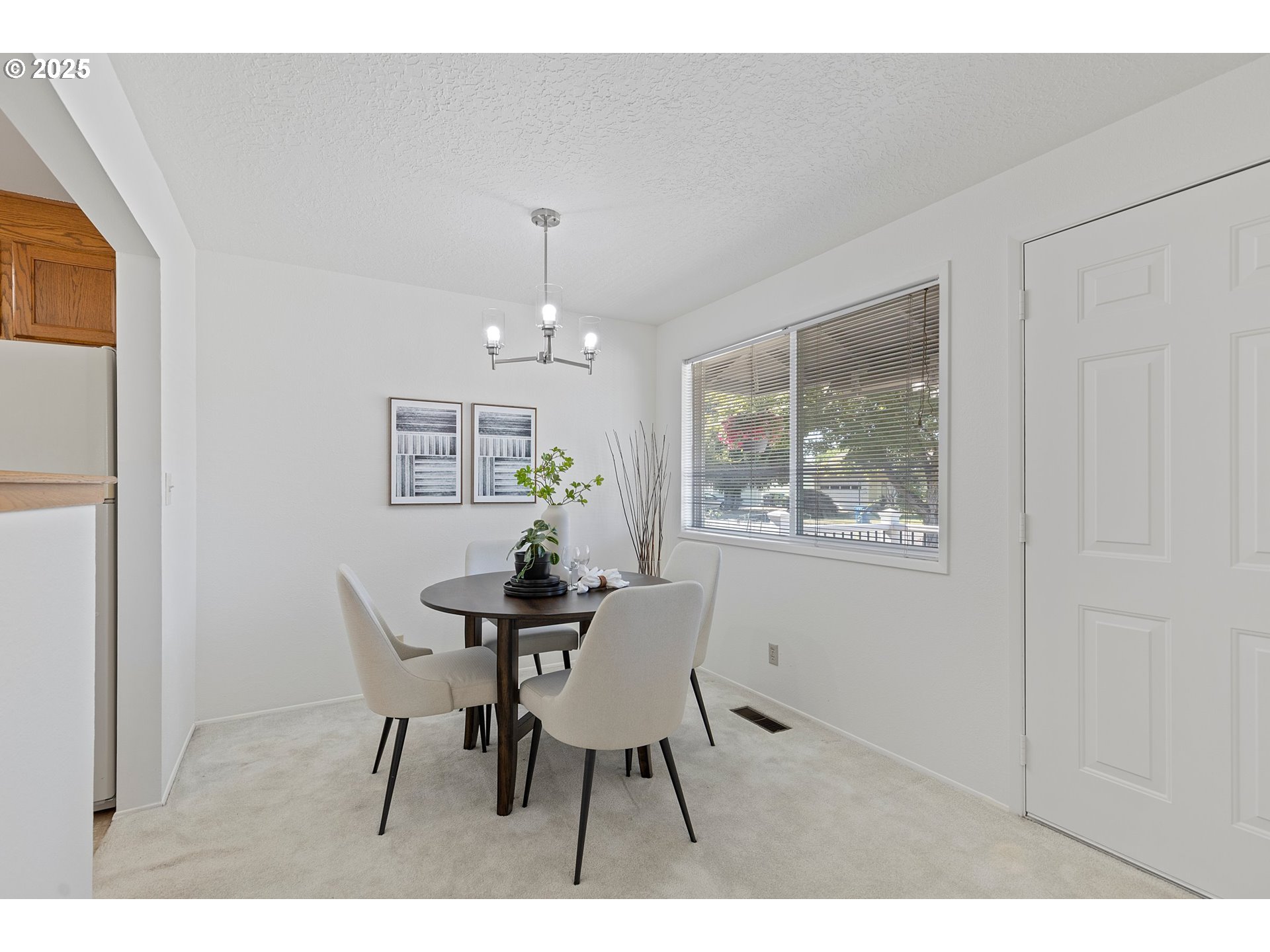 1355 Thompson Road Woodburn, OR 97071 - Photo 5 of 29 Dining Area