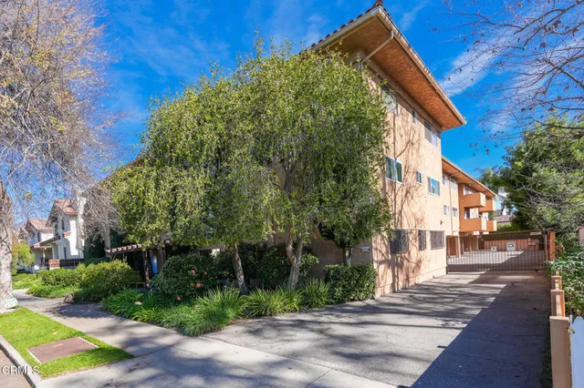 $618,000 | 120 South Sierra Madre Boulevard, Unit 205, Pasadena, CA 91107