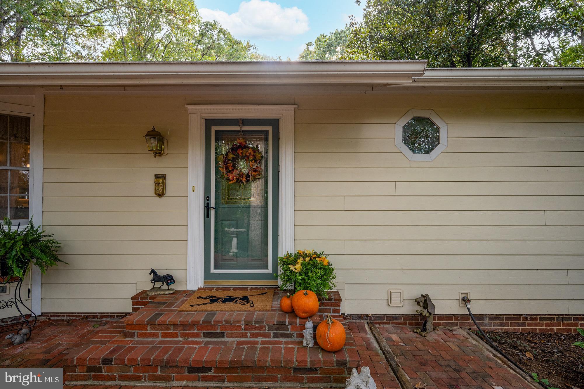 6218 Colchester Road Fairfax, VA 22030 - Photo 5 of 52 Gallery Image 5