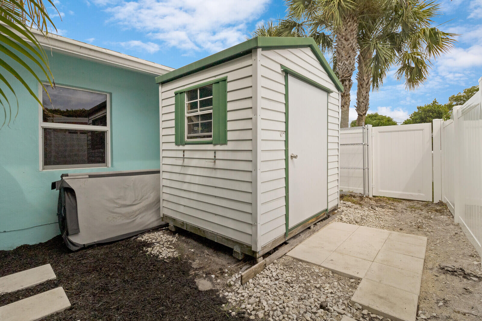 2101 Northeast 4th Way Boca Raton, FL 33431 - Photo 29 of 38 34_HD2101_ne_4th_way34_mls