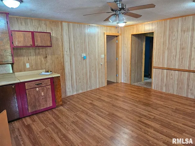 $265,000 | 13973 Halliday Road, Shipman, IL 62685