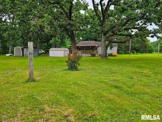 $265,000 | 13973 Halliday Road, Shipman, IL 62685