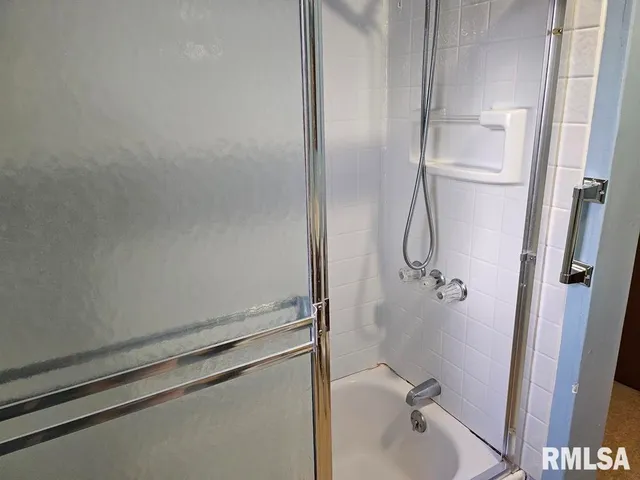 $265,000 | 13973 Halliday Road, Shipman, IL 62685