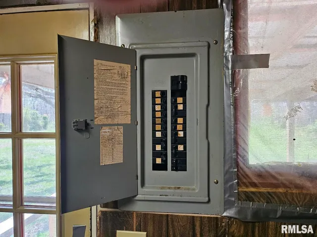 $265,000 | 13973 Halliday Road, Shipman, IL 62685