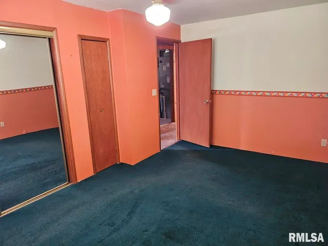 $265,000 | 13973 Halliday Road, Shipman, IL 62685