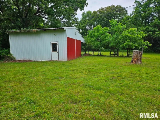 $265,000 | 13973 Halliday Road, Shipman, IL 62685