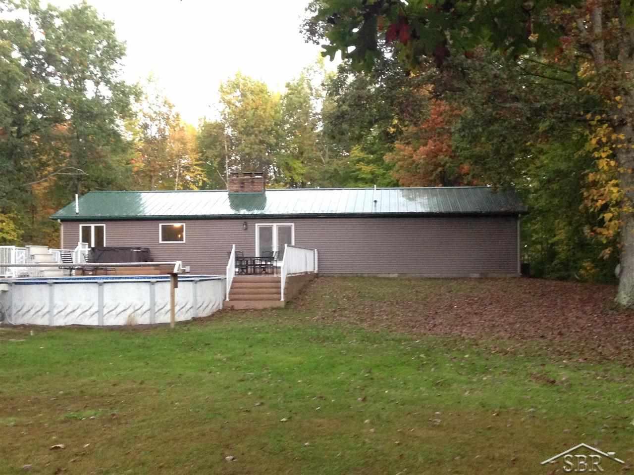 12260 Baumgartner Road St. Charles, MI 48655 - Photo 4 of 21 31237559-3.JPG