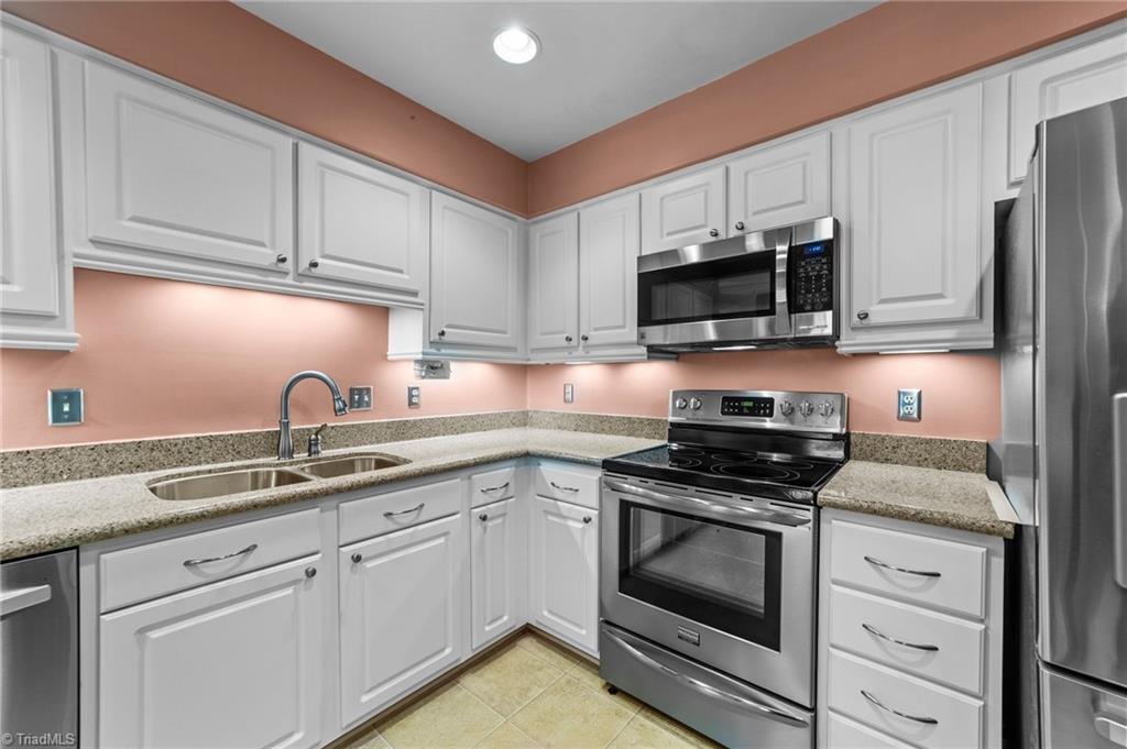 2202 Huntington Road, Unit D2 Burlington, NC 27215 - Photo 12 of 33 Gallery Image 12