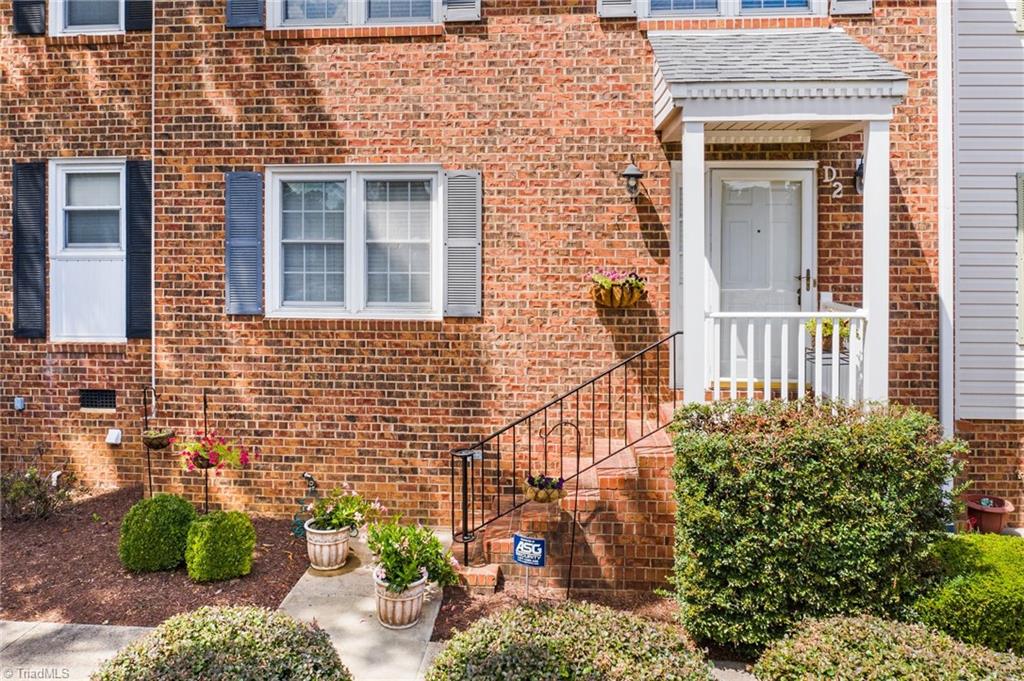 2202 Huntington Road, Unit D2 Burlington, NC 27215 - Photo 2 of 33 Gallery Image 2
