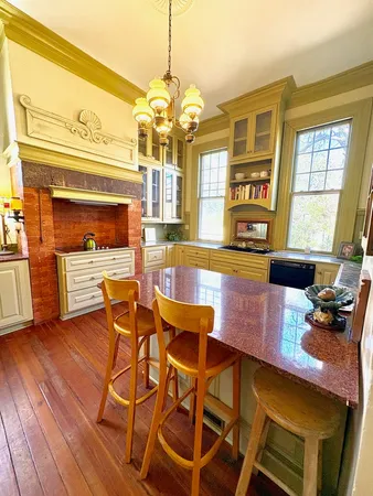 $898,000 | 731 Broadway, Columbus, GA 31901