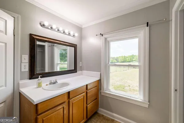 $299,000 | 386 Sandy Creek Road, Danielsville, GA 30633