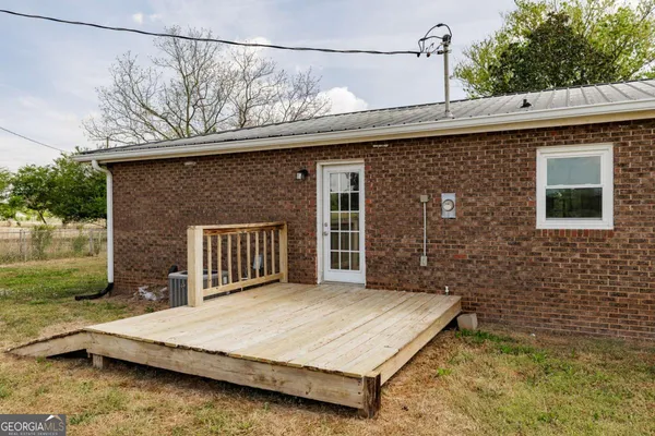 $299,000 | 386 Sandy Creek Road, Danielsville, GA 30633