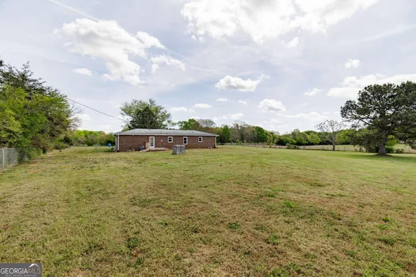 $299,000 | 386 Sandy Creek Road, Danielsville, GA 30633