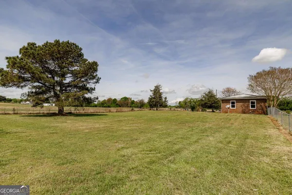 $299,000 | 386 Sandy Creek Road, Danielsville, GA 30633