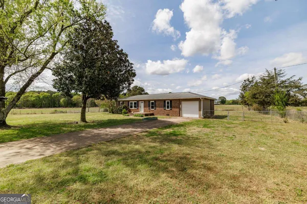 $299,000 | 386 Sandy Creek Road, Danielsville, GA 30633