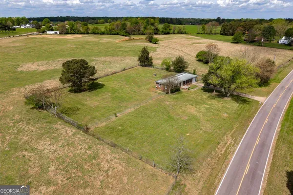 $299,000 | 386 Sandy Creek Road, Danielsville, GA 30633