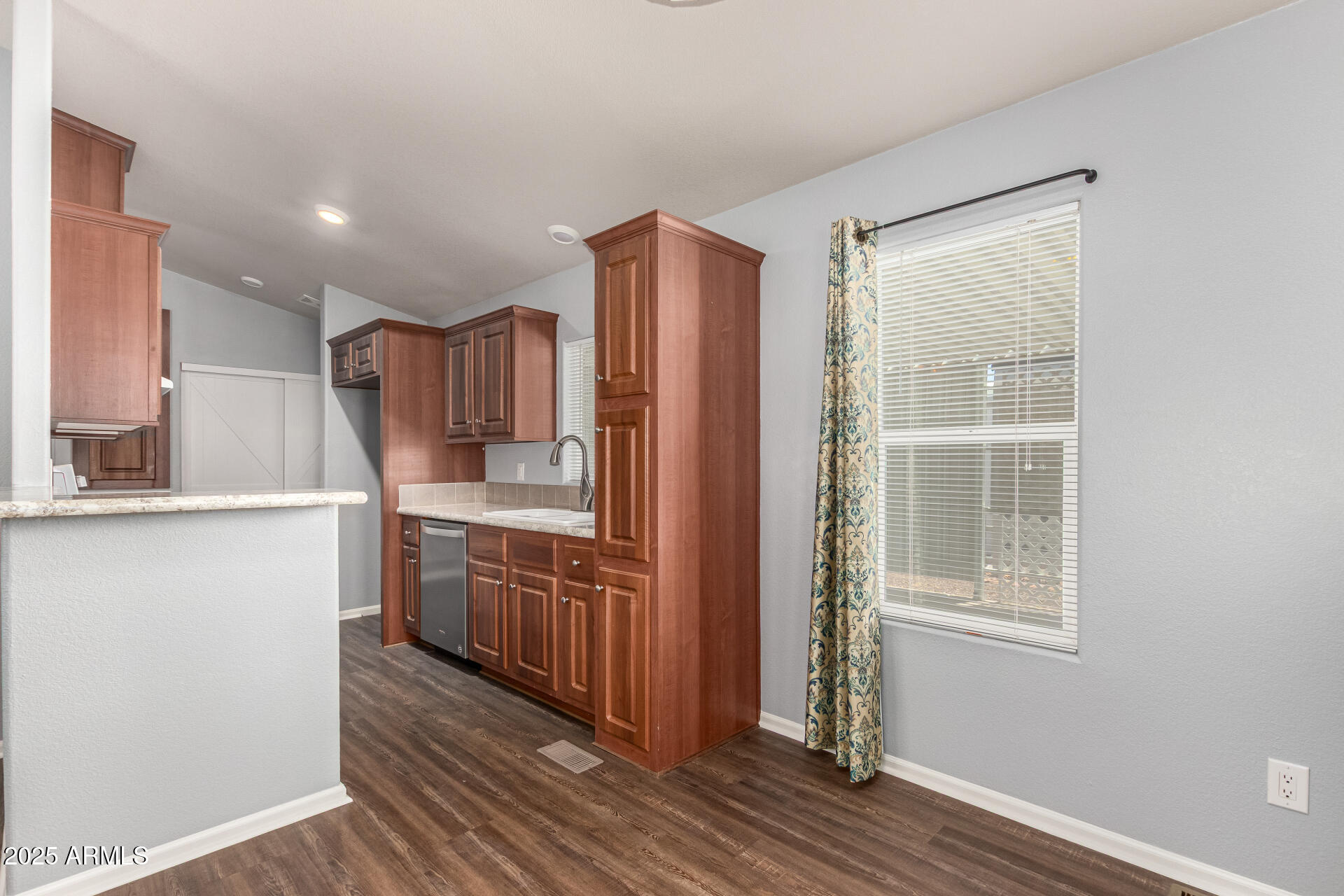 2605 South Tomahawk Road, Unit 120 Apache Junction, AZ 85119 - Photo 11 of 31 09-Tomahawk