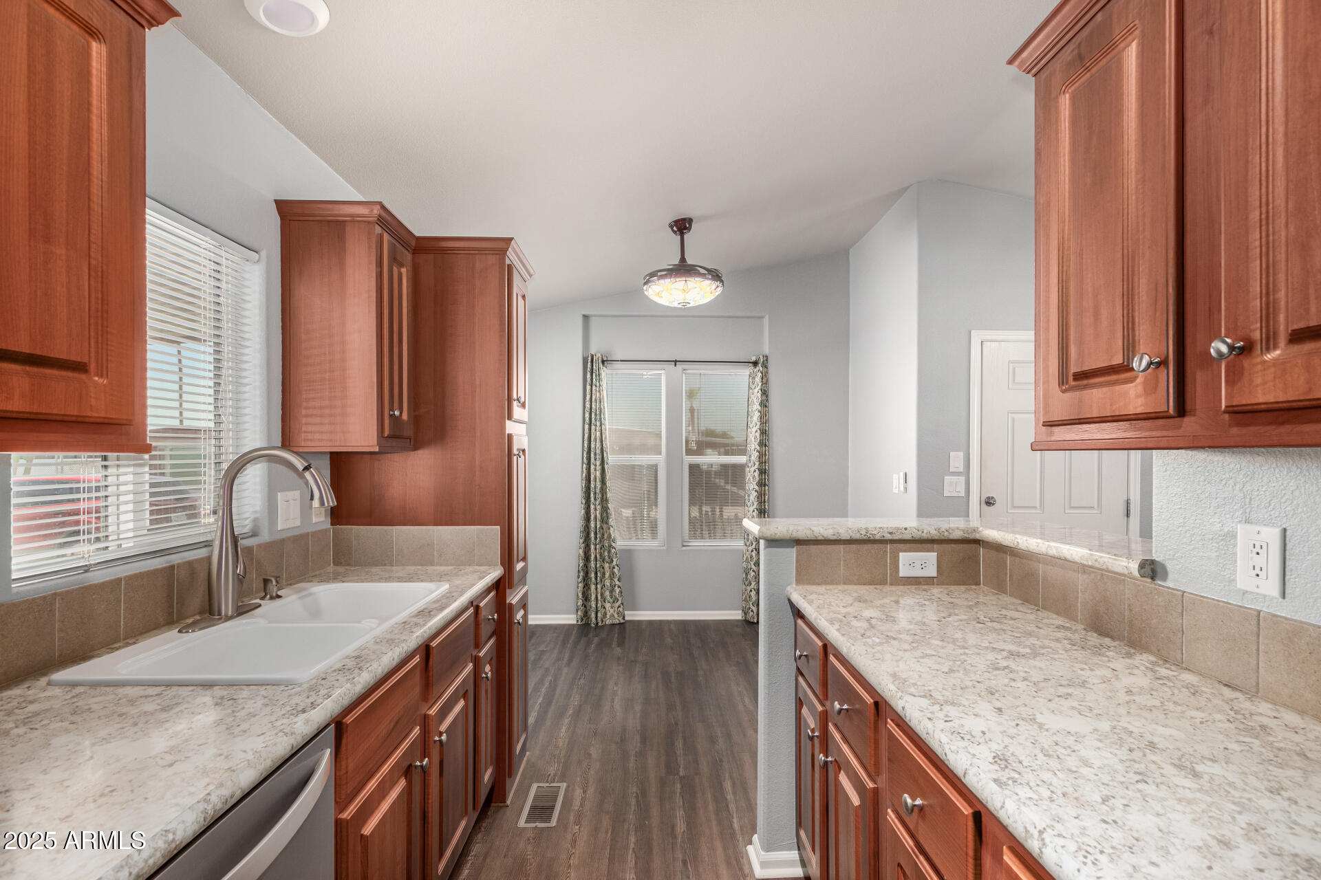 2605 South Tomahawk Road, Unit 120 Apache Junction, AZ 85119 - Photo 14 of 31 12-Tomahawk