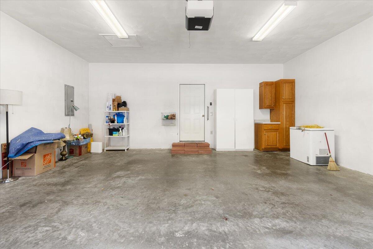 3409 Laurel Circle Roanoke, VA 24018 - Photo 19 of 34 a view of livingroom with furniture and natural light