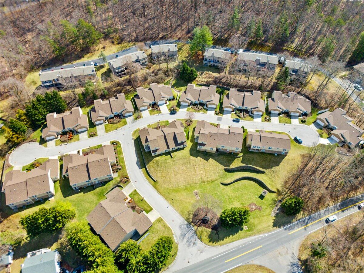 3409 Laurel Circle Roanoke, VA 24018 - Photo 34 of 34 an aerial view of a swimming pool with outdoor seating