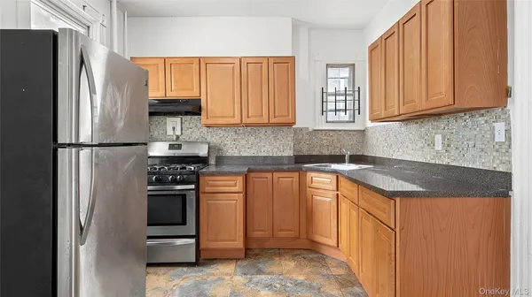 $2,650 | 39 Victor Street, Unit 2, Yonkers, NY 10701