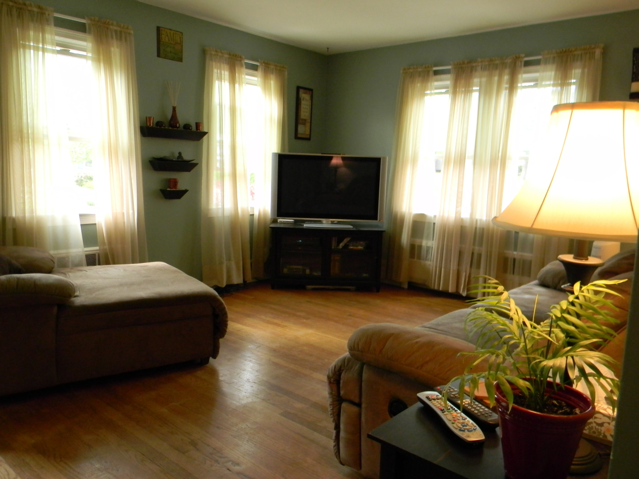 10 Ridge Avenue Pittsfield, MA 01201 - Photo 4 of 21 Living Room