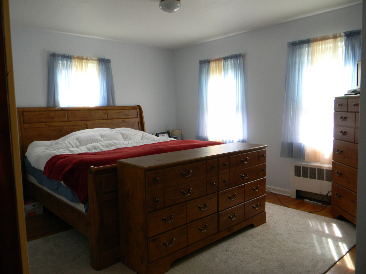 10 Ridge Avenue Pittsfield, MA 01201 - Photo 6 of 21 Master bedroom