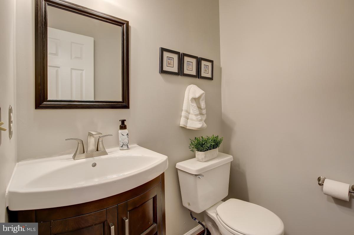 8167 Barnwood Road Manassas, VA 20110 - Photo 19 of 50 Main Floor Remodeled Bath with New Wood Floor