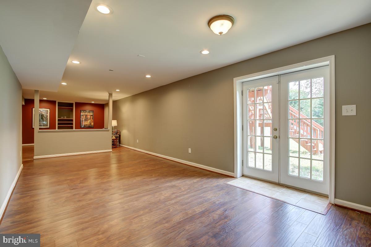 8167 Barnwood Road Manassas, VA 20110 - Photo 35 of 50 Recreation Area with New Lighting