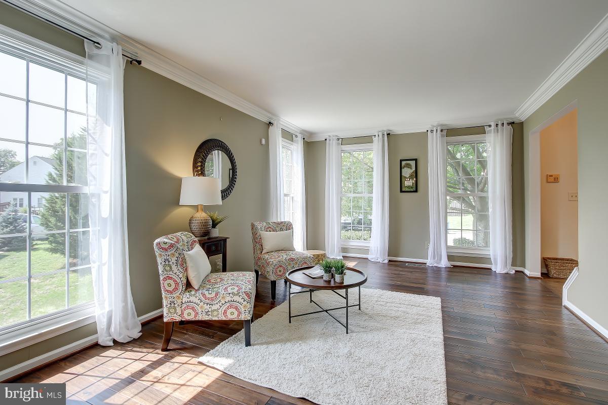 8167 Barnwood Road Manassas, VA 20110 - Photo 6 of 50 Abundant Light with Over sized New Windows!