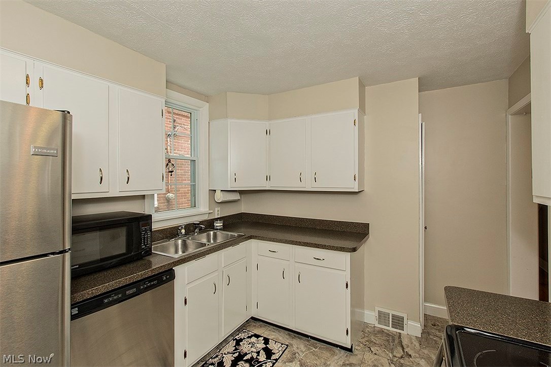 3610 Cummings Road Cleveland, OH 44118 - Photo 16 of 29