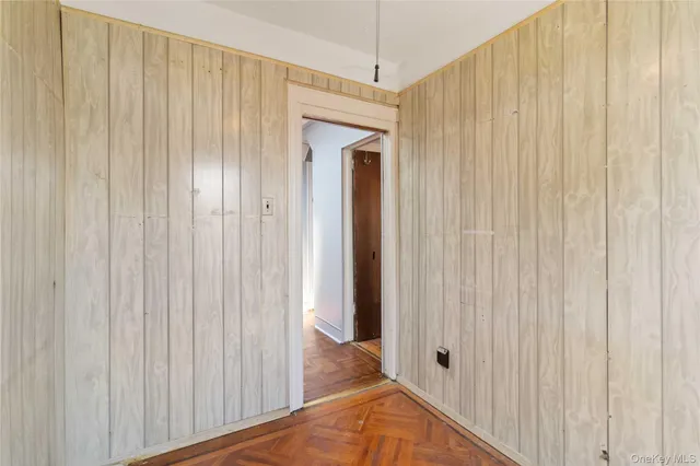 $800,000 | 97-18 25th Avenue | East Elmhurst