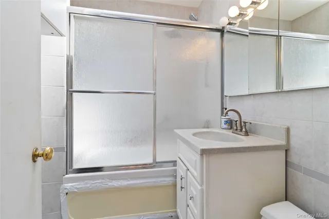 $800,000 | 97-18 25th Avenue | East Elmhurst