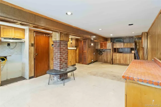 $800,000 | 97-18 25th Avenue | East Elmhurst