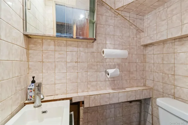 $800,000 | 97-18 25th Avenue | East Elmhurst