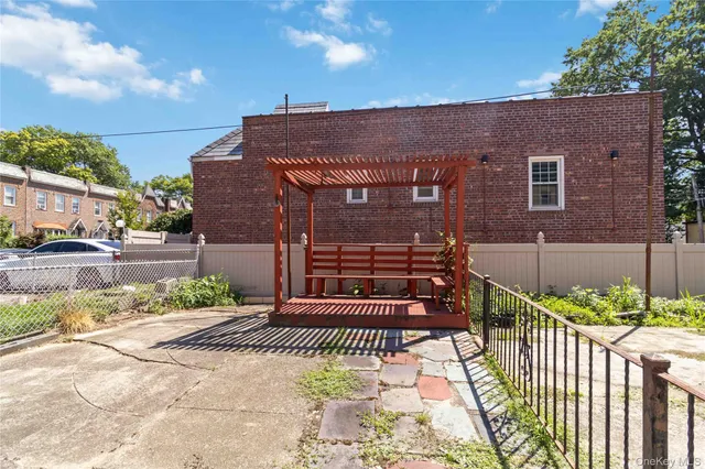 $800,000 | 97-18 25th Avenue | East Elmhurst