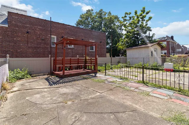 $800,000 | 97-18 25th Avenue | East Elmhurst