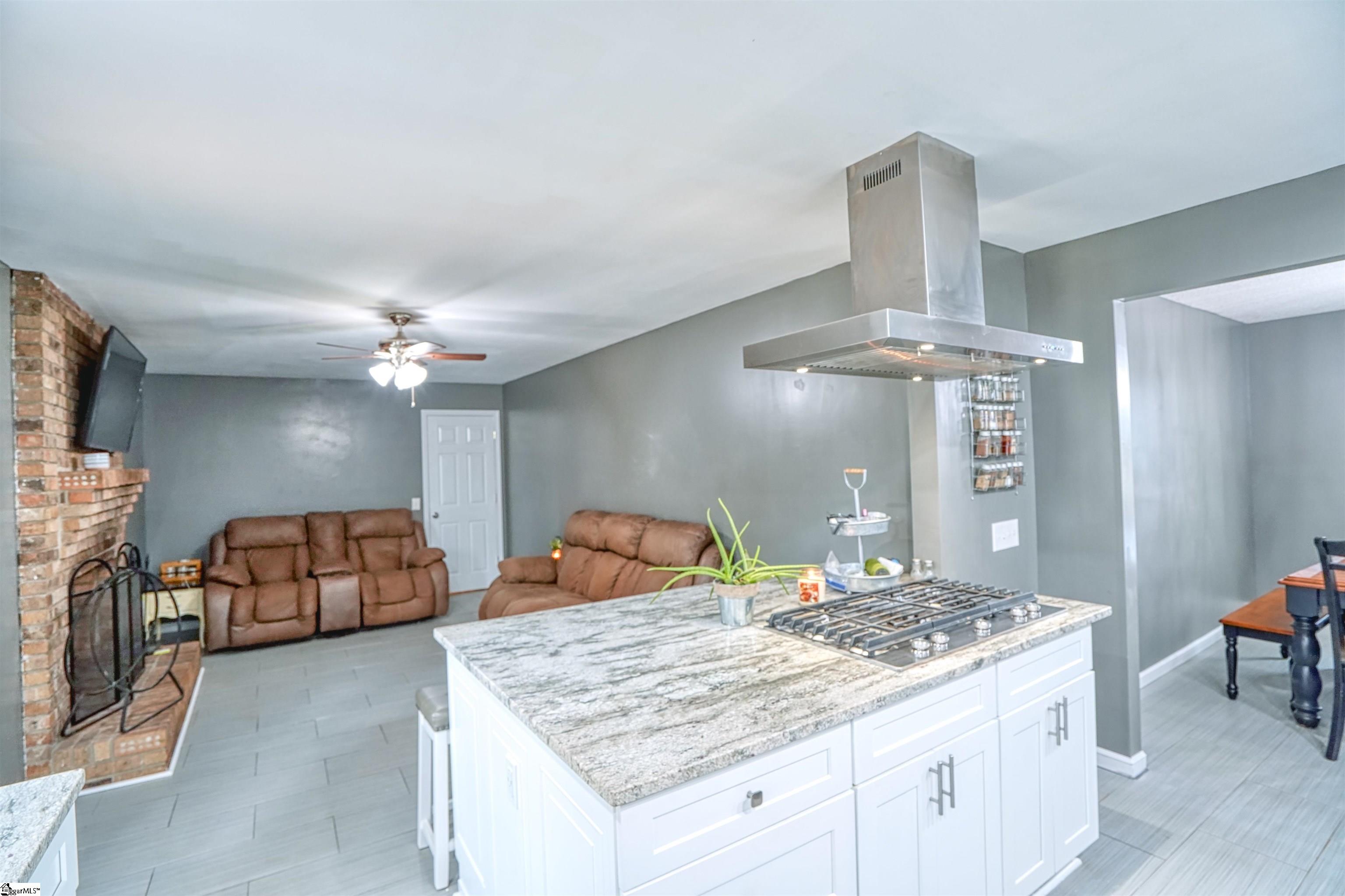 118 State Rd S-37-590 Seneca, SC 29678 - Photo 8 of 32 Gallery Image 8