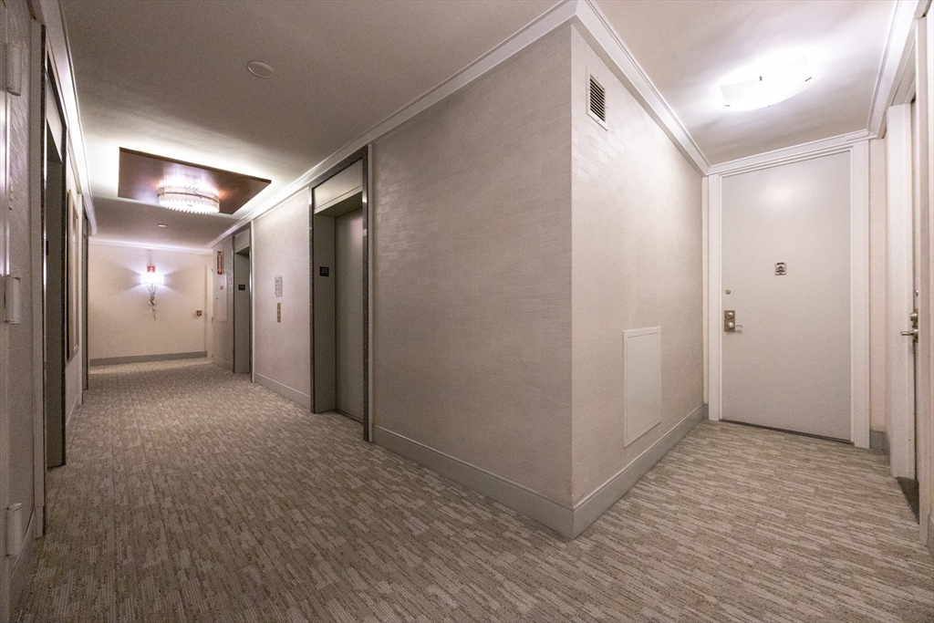 85 East India Row, Unit 35E Boston, MA 02110 - Photo 7 of 10
