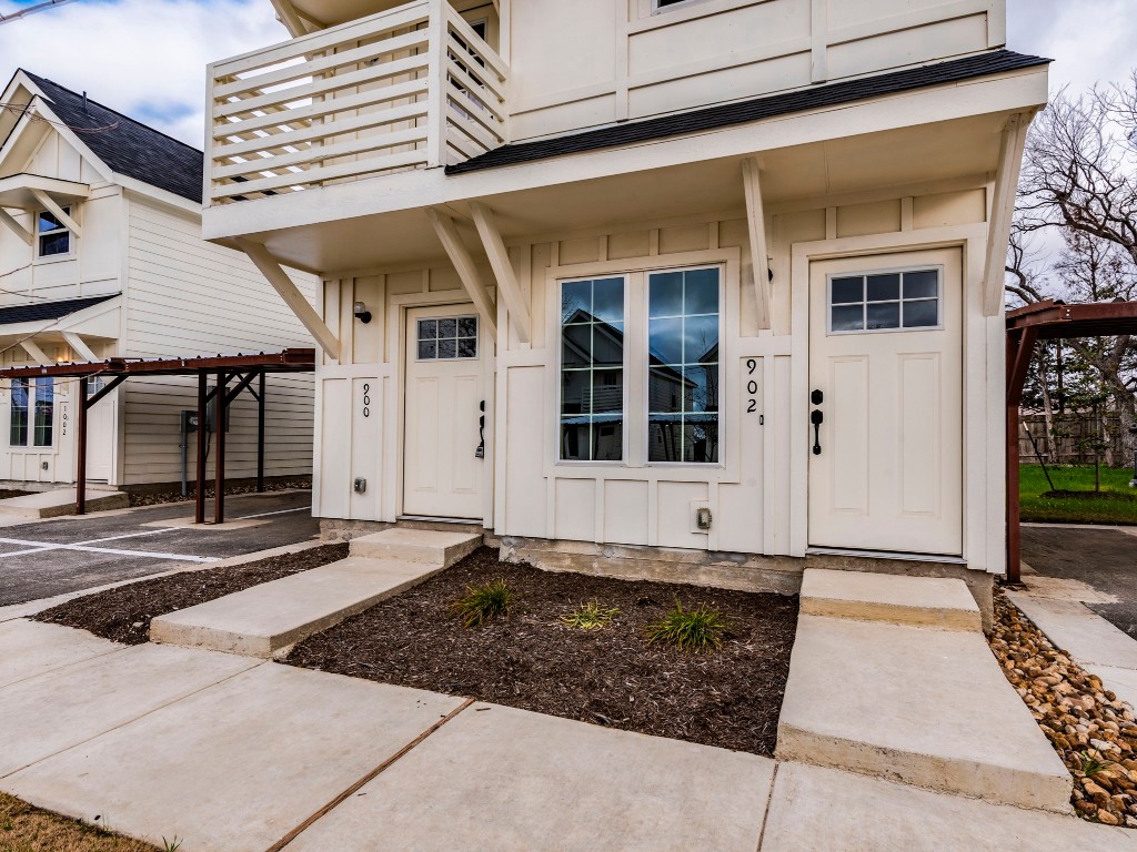 2002 West 2nd Street, Unit 902 Taylor, TX 76574 - Photo 3 of 18 front view of a building