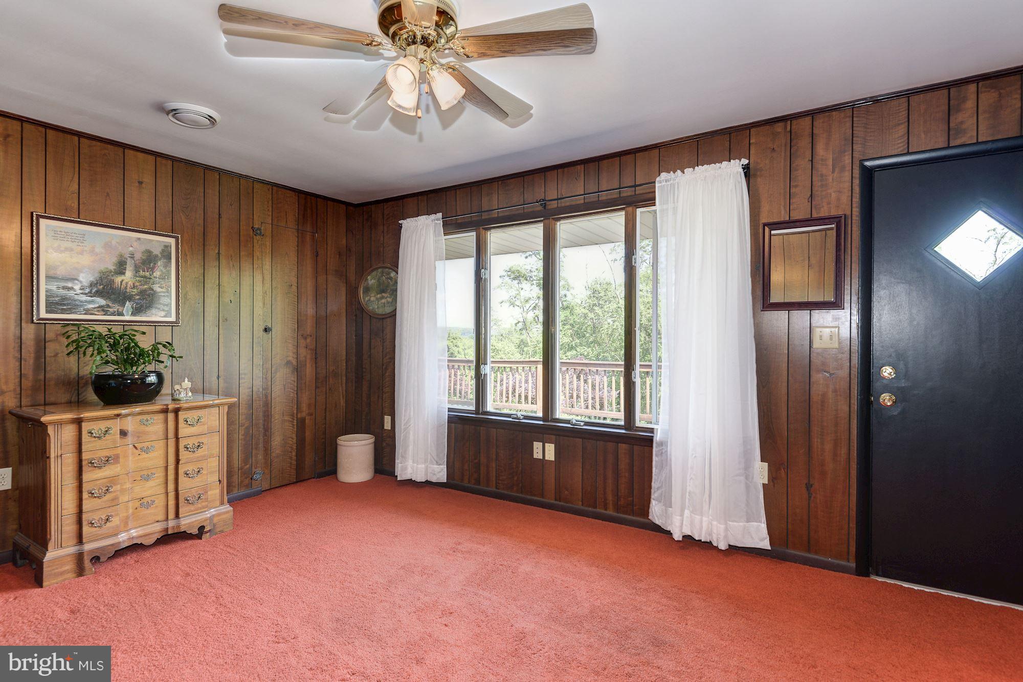 2055 Tyrone Road Westminster, MD 21158 - Photo 12 of 30 Living Room