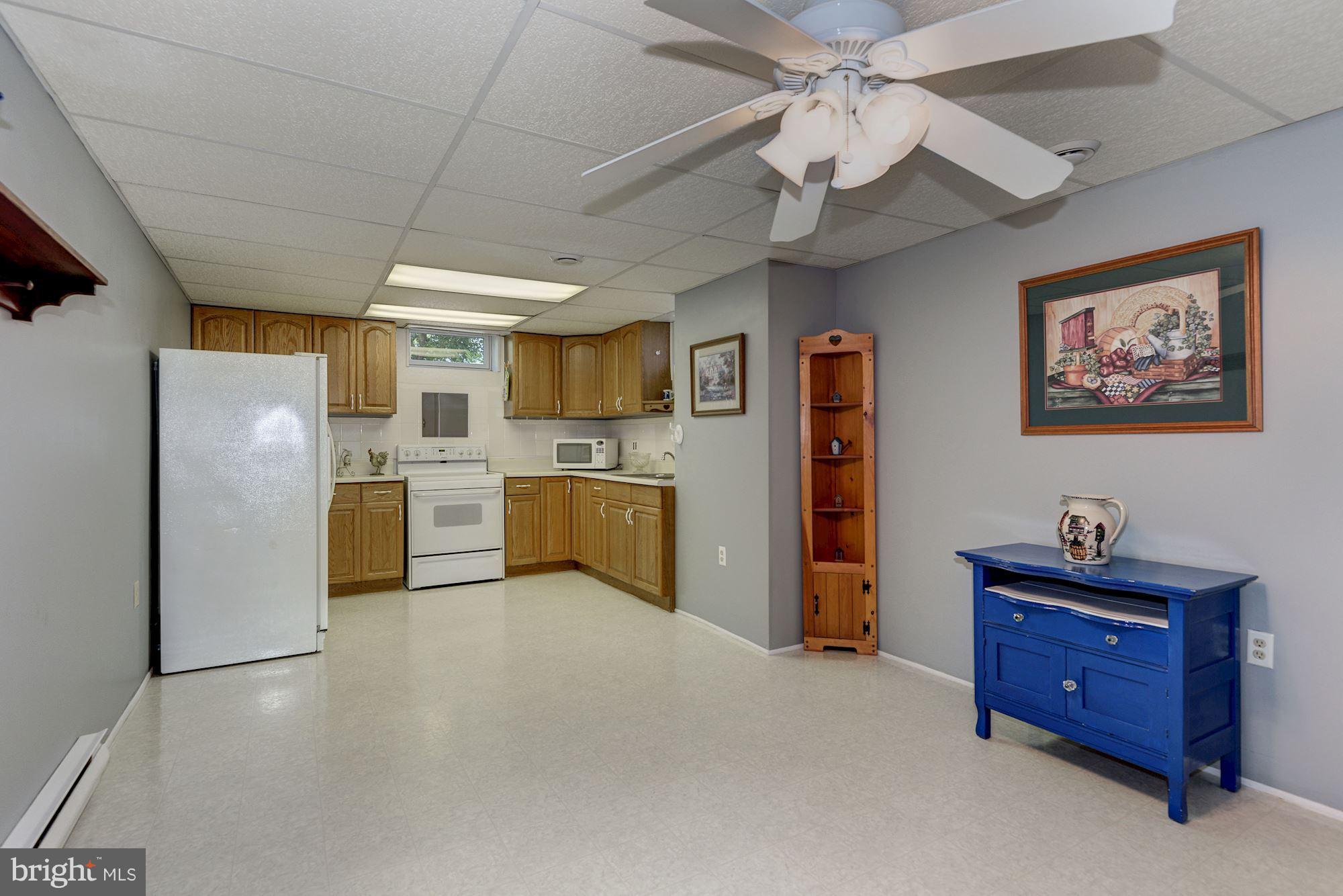 2055 Tyrone Road Westminster, MD 21158 - Photo 26 of 30 Kitchenette