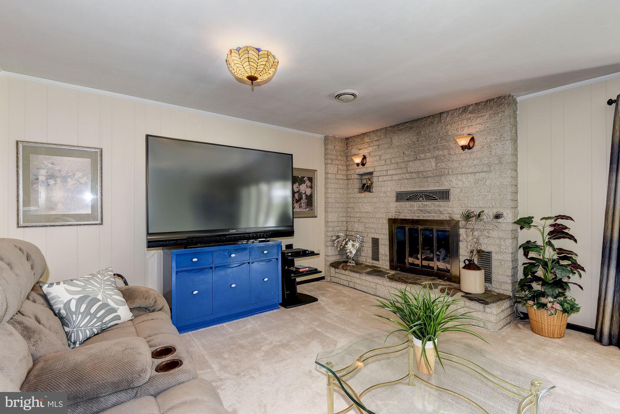 2055 Tyrone Road Westminster, MD 21158 - Photo 5 of 30 Family Room