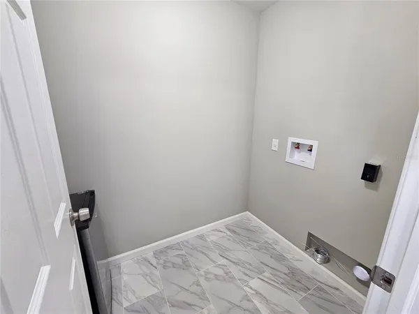 $2,200 | 1621 17th Street East, Bradenton, FL 34208