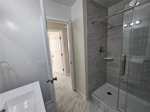 $2,200 | 1621 17th Street East, Bradenton, FL 34208