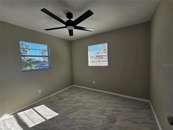 $2,200 | 1621 17th Street East, Bradenton, FL 34208