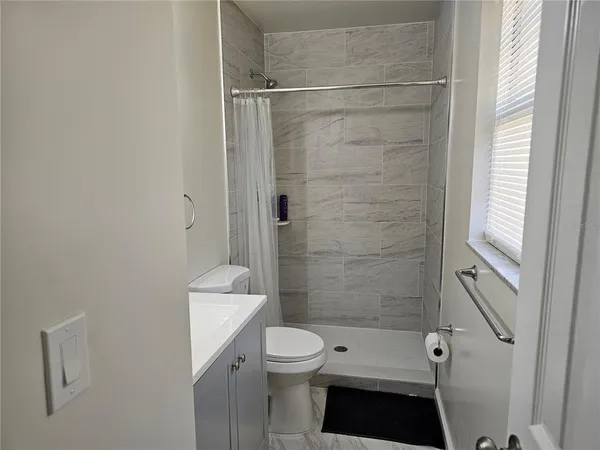 $2,200 | 1621 17th Street East, Bradenton, FL 34208